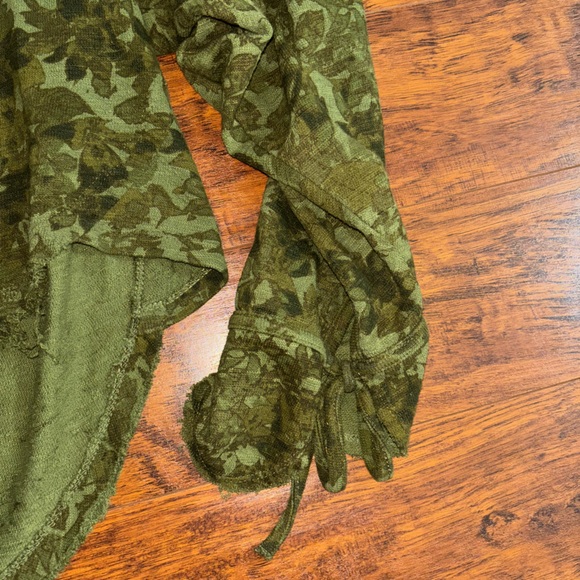 Pilcro Anthropologie Green Floral Puff Sleeve Top Women’s Camo Button-up Blouse - Picture 7 of 11